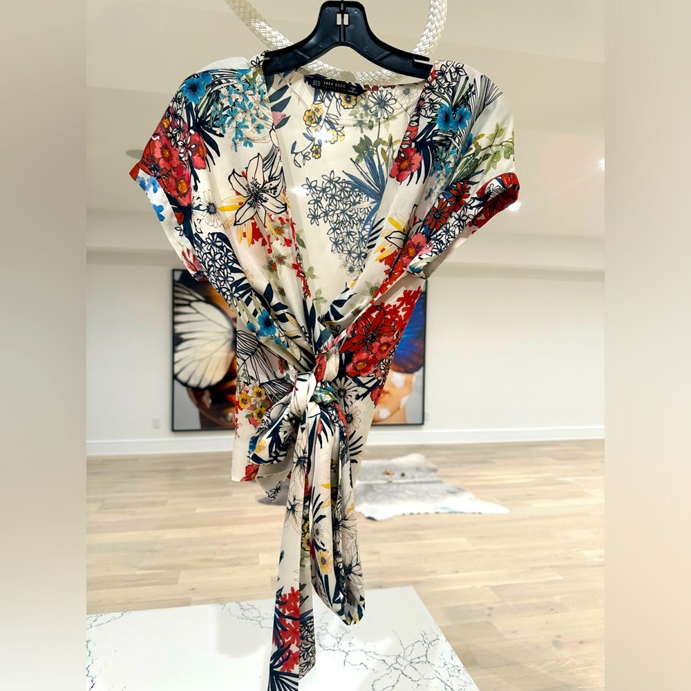 Zara floral wrap top In floral pattern